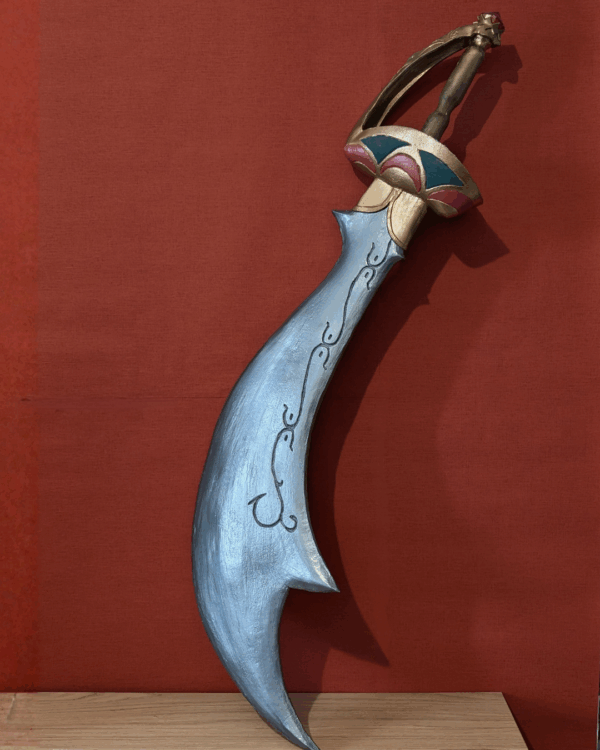 Cimeterre des Sept Joyaux props fait main en mousse eva Cimeterre des Sept Joyaux props fait main en mousse eva